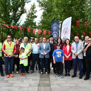 Valiliğimiz himayelerinde düzenlenen Kırıkkale Aile Festivali, Millet Bahçesi’nde coşkulu bir açılışla başladı. - fotoğraf 1