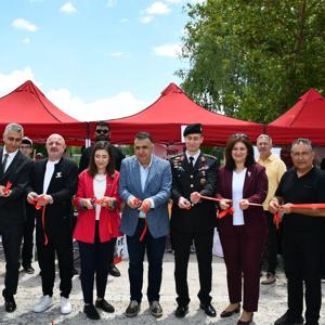 Festival alanında kurulan stantlar ziyaret edilerek kurumlarımızın, sivil toplum kuruluşlarımızın, girişimci kadınlarımızın ve öğrencilerimizin çalışmalarını yakından incelendi. - fotoğraf 1