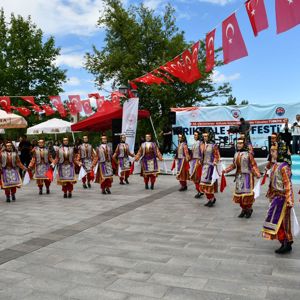 Kırıkkale Aile Festivali, gün boyunca süren etkinlikler, müzik dinletileri ve aile yürüyüşü ile devam etti. - fotoğraf 3
