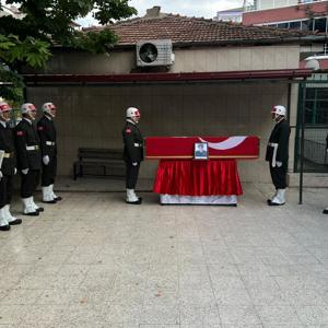 İl Müdürümüz Sayın Çiğdem AÇIKYILDIZ KAZEL, kahraman Kore Gazimiz Kemal ÇATALOK’un cenaze törenine katılım sağlayarak baş sağlığı dileklerinde bulundular. - fotoğraf 1