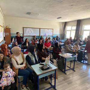 Velilere Yönelik “Aile İçi İletişim” Eğitimi Düzenlendi - fotoğraf 1