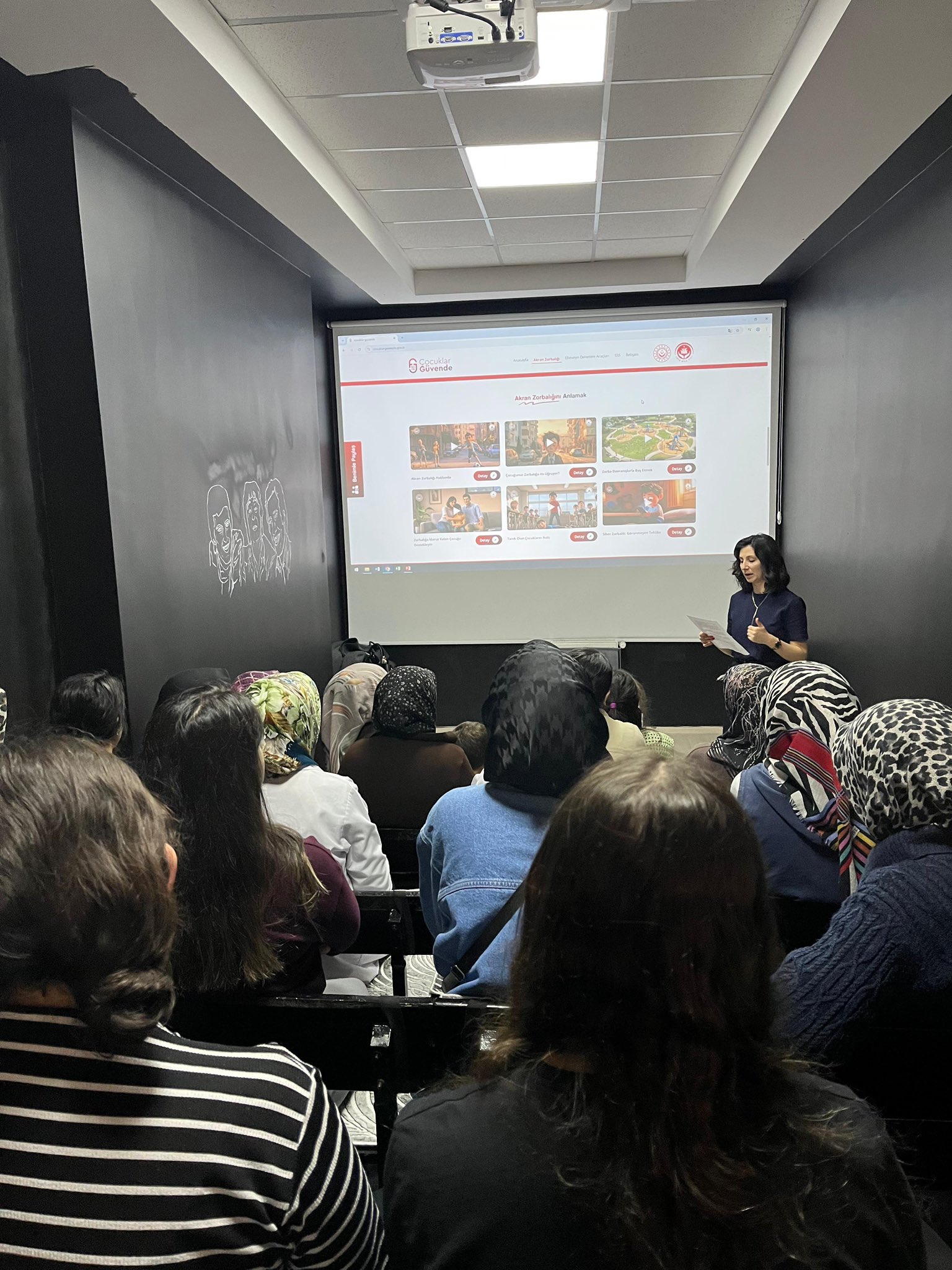 Velilere Yönelik Dijital Güvenlik ve Akran Zorbalığı Eğitimi Gerçekleştirildi