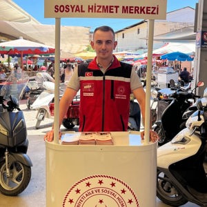 Sındırgı Cumartesi Pazarı’nda Sosyal Hizmetlerimize Yönelik Bilgilendirme Çalışması - fotoğraf 2