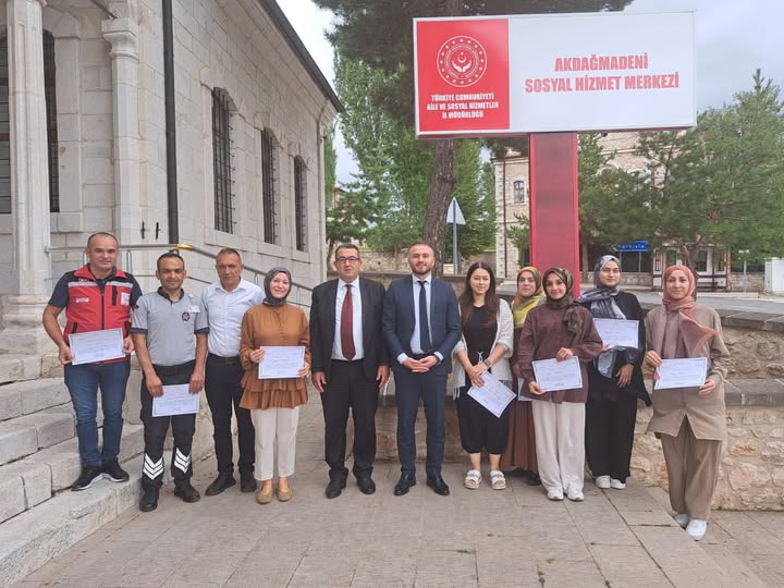 İl Müdürümüz Alper Alp, Akdağmadeni Sosyal Hizmet Merkezi Müdürlüğü Personeli ile Bir Araya Geldi