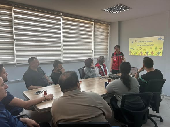 Yerköy Sosyal Hizmet Merkezi Müdürlüğümüzce Otizm Farkındalık Eğitimi Gerçekleştirildi.