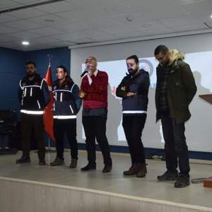 İl Emniyet Müdürlüğü Narkotik Şubesinin fedakar polisleri kurumumuz personellerine seminer düzenlediler - fotoğraf 5