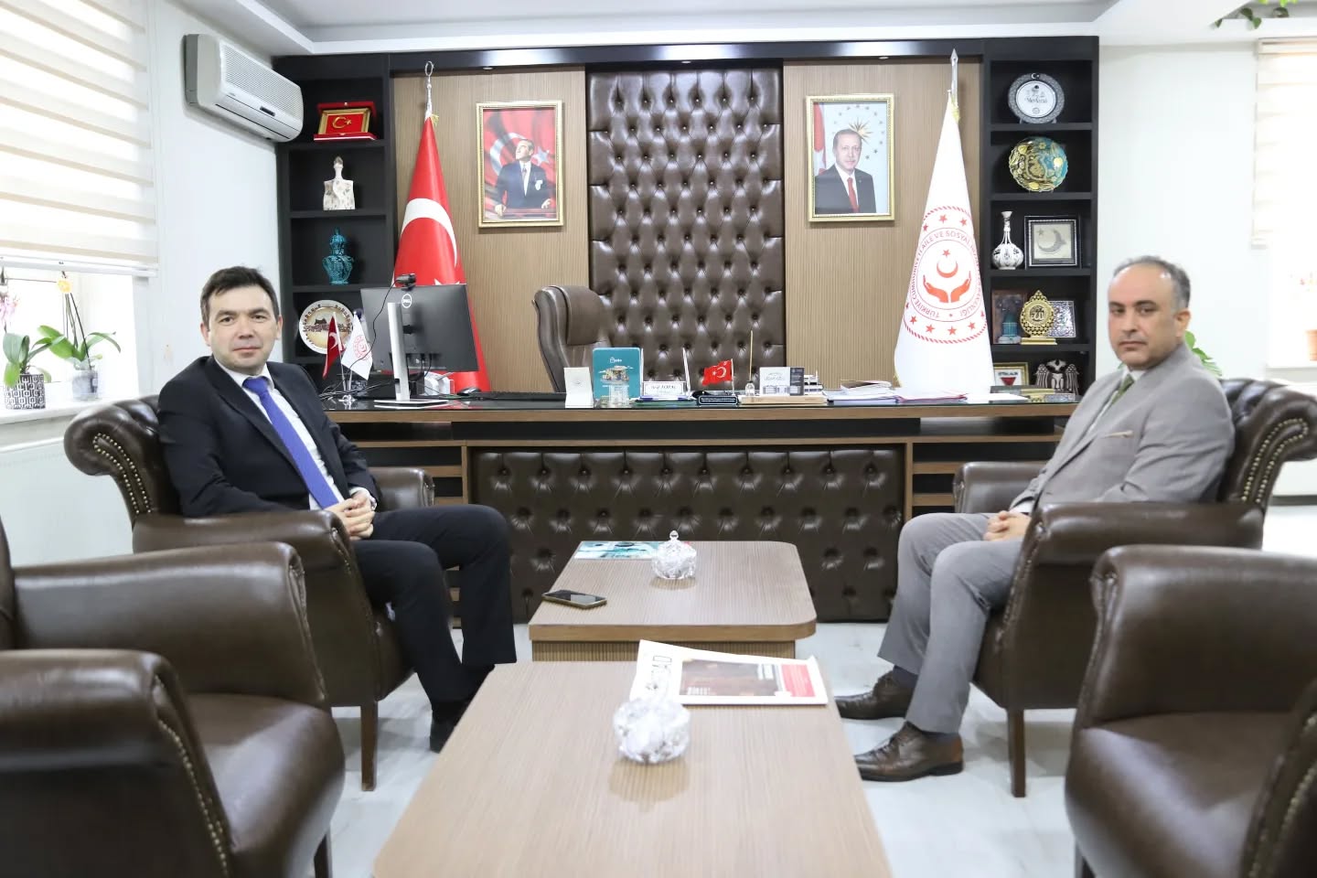 Karatay Kaymakamımız Sayın Cengiz Ayhan, İl Müdürümüz Sayın Arif Topal’ı Makamında Ziyaret Etti