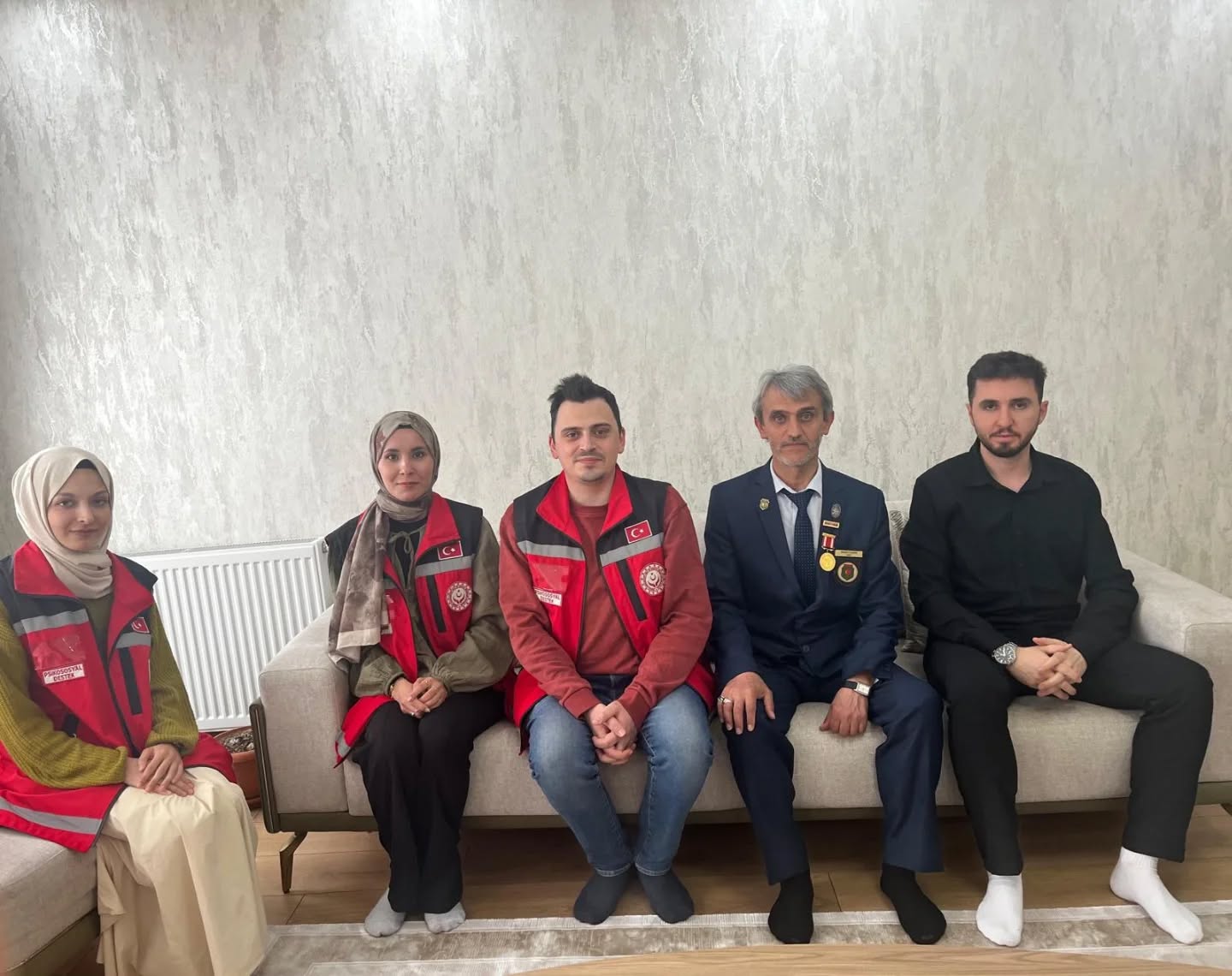 Kahraman Gazilerimiz Mehmet Yıldırır ve Ahmet Yaşar’ı Hanelerinde Ziyaret Etti