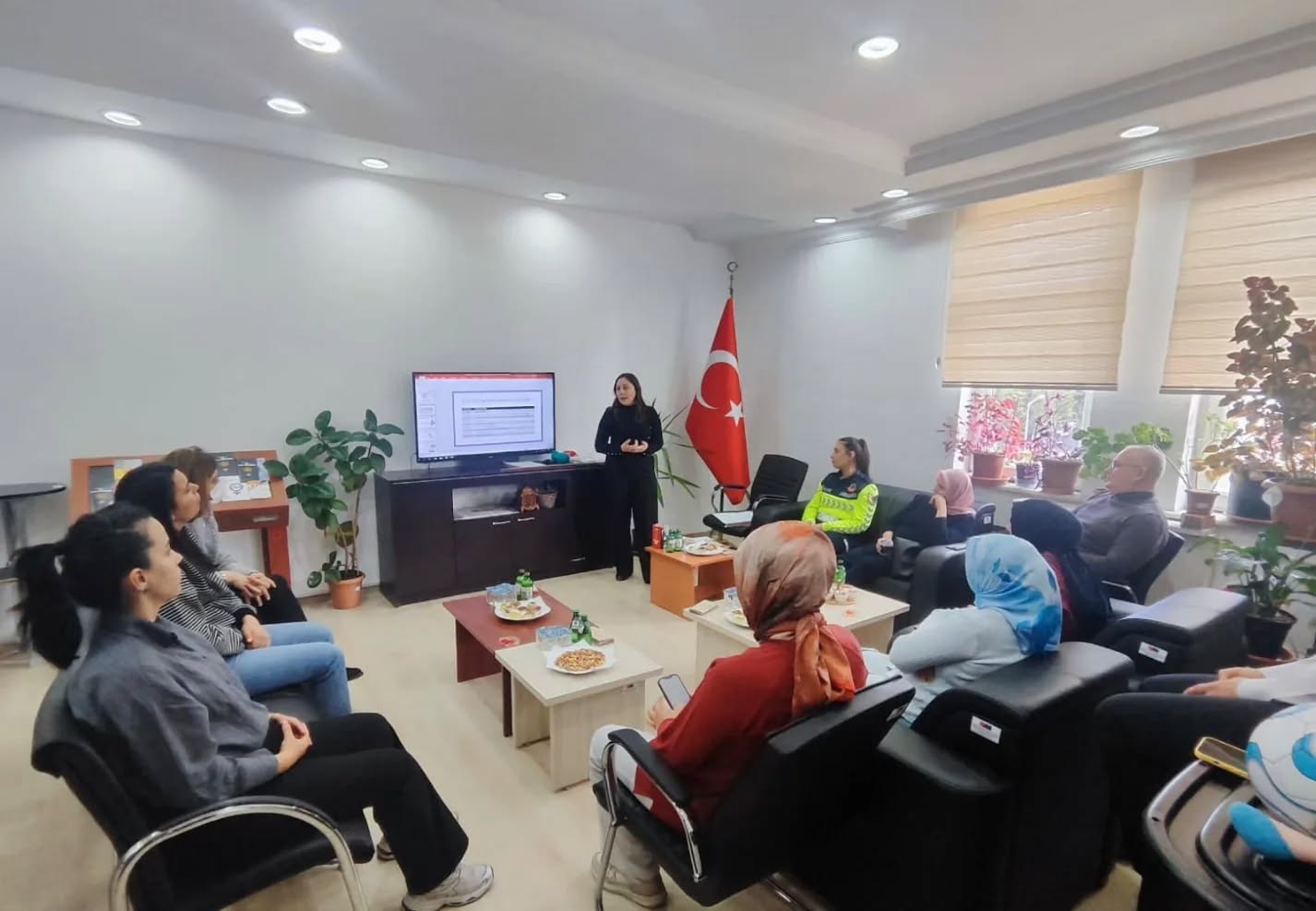 Aile Yapısının Güçlendirilmesi, Ebeveynlik Becerilerinin Desteklenmesi ve Çocukların Sağlıklı Gelişimlerinin Teşvik Edilmesi Amacıyla Eğitim Düzenlendi