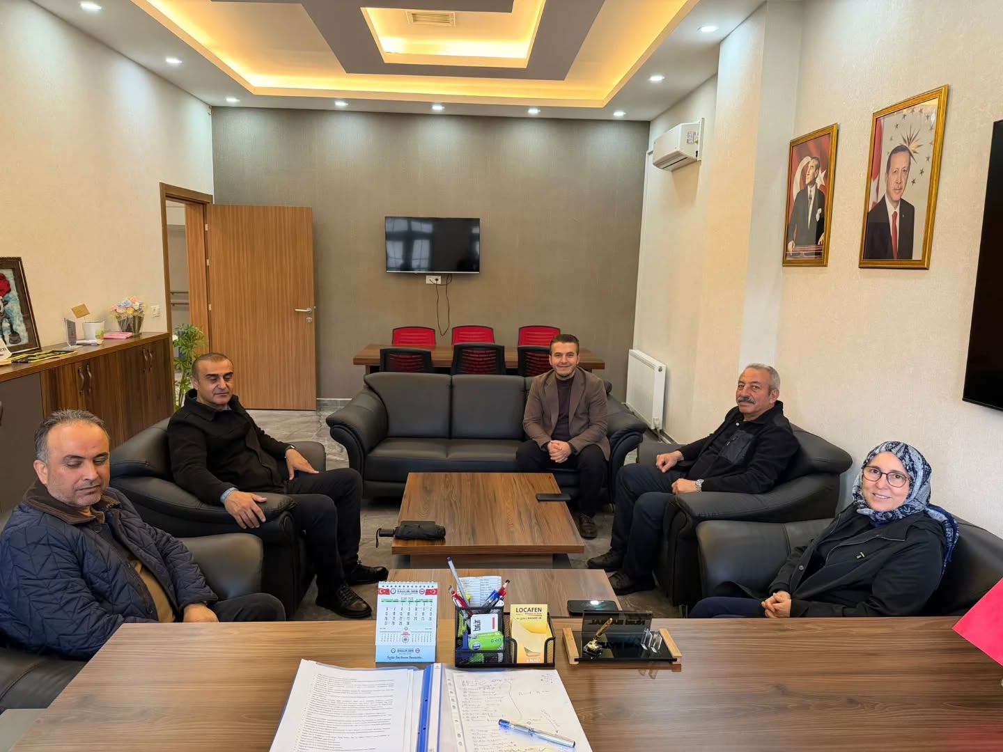 Aile ve Sosyal Hizmetler Bakanlığı Çocuk Hizmetleri Sonrası Rehberlik ve Toplumsal Destek Hizmetleri Daire Başkanımız Sayın Ayşe Türkay Aydemir, İl Müdürümüz Sayın Arif Topal ile Birlikte Huzurevimizi Ziyaret Etti