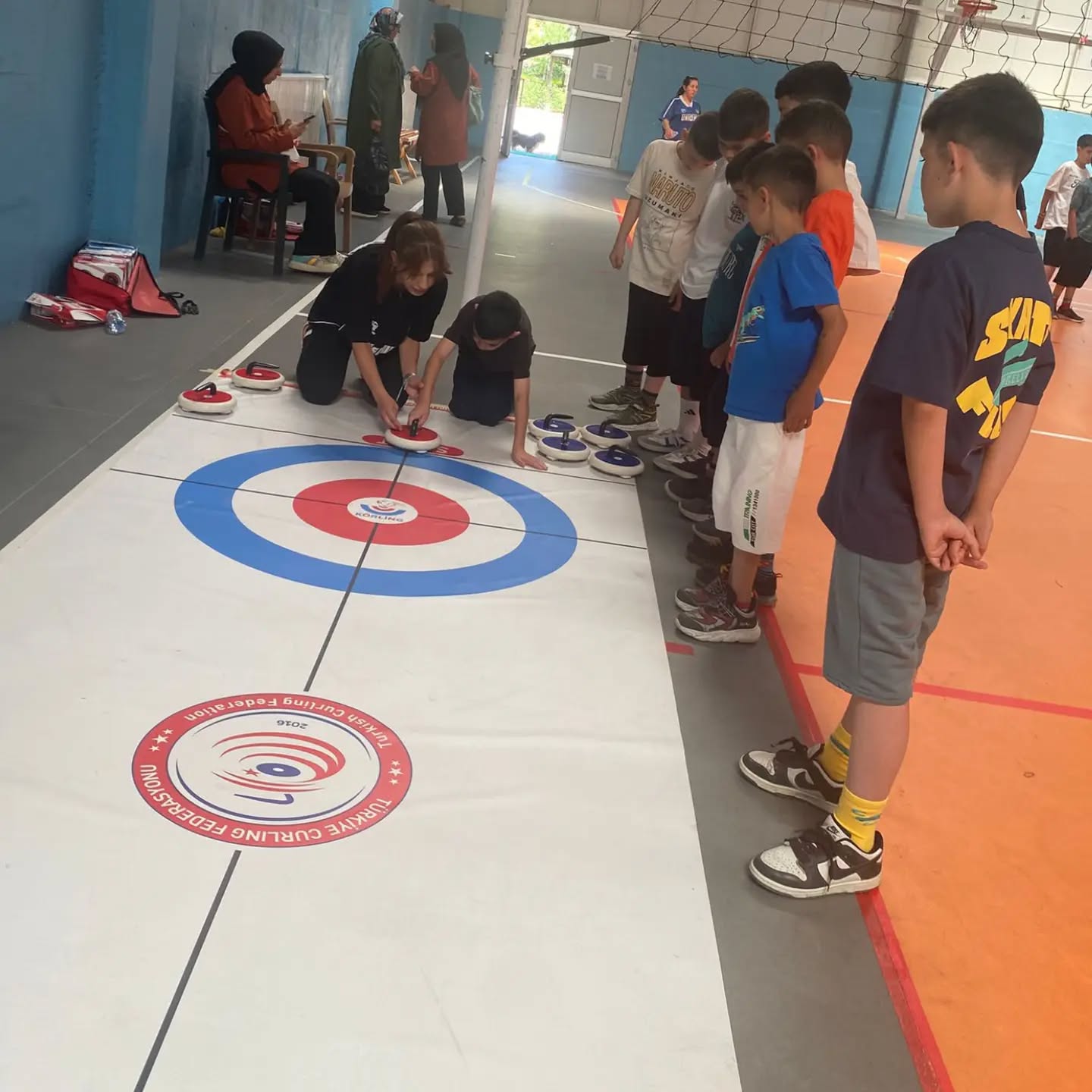Floor Curling Branşını Uygulamalı Olarak Tanıtıldı