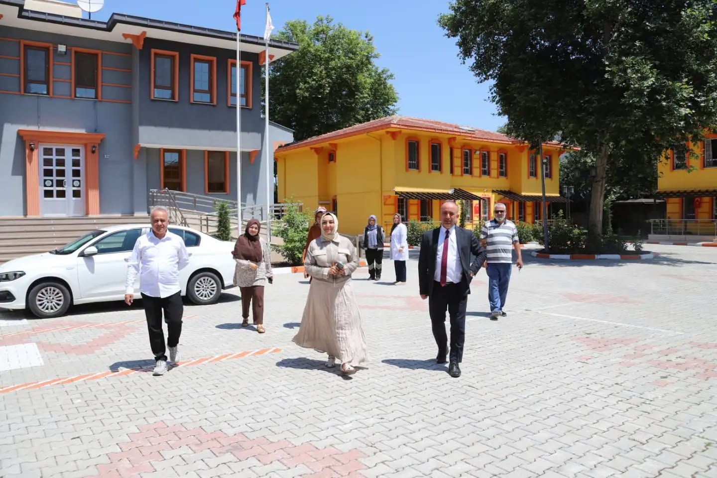 İl Müdürümüz Arif Topal, Müdürlüğümüze bağlı Konya İhtisas Çocuk Evleri Sitesi ile Meram İhtisas Çocuk Evleri Sitesi'ni Ziyaret Etti
