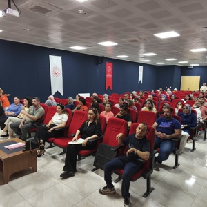 Osmaniye Aile ve Sosyal Hizmetler İl Müdürlüğü koordinasyonunda, Tarım ve Orman İl Müdürlüğü, Ticaret İl Müdürlüğü ve KOSGEB iş birliğiyle “Kadının Ekonomik Güçlenmesi, Kooperatifçilik ve Destek Mekanizmaları” konulu bilgilendirme eğitimi gerçekleştirilmiştir. - fotoğraf 1