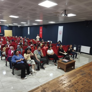 Osmaniye Aile ve Sosyal Hizmetler İl Müdürlüğü koordinasyonunda, Tarım ve Orman İl Müdürlüğü, Ticaret İl Müdürlüğü ve KOSGEB iş birliğiyle “Kadının Ekonomik Güçlenmesi, Kooperatifçilik ve Destek Mekanizmaları” konulu bilgilendirme eğitimi gerçekleştirilmiştir. - fotoğraf 2