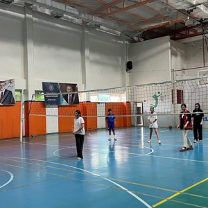 Kadirli Sosyal Hizmet Merkezi tarafından, Okul Destek Projesi (ODES) kapsamında hizmet alan çocukların katılımıyla Kadirli Gençlik Merkezi’nde voleybol etkinliği düzenlenmiştir. - fotoğraf 3