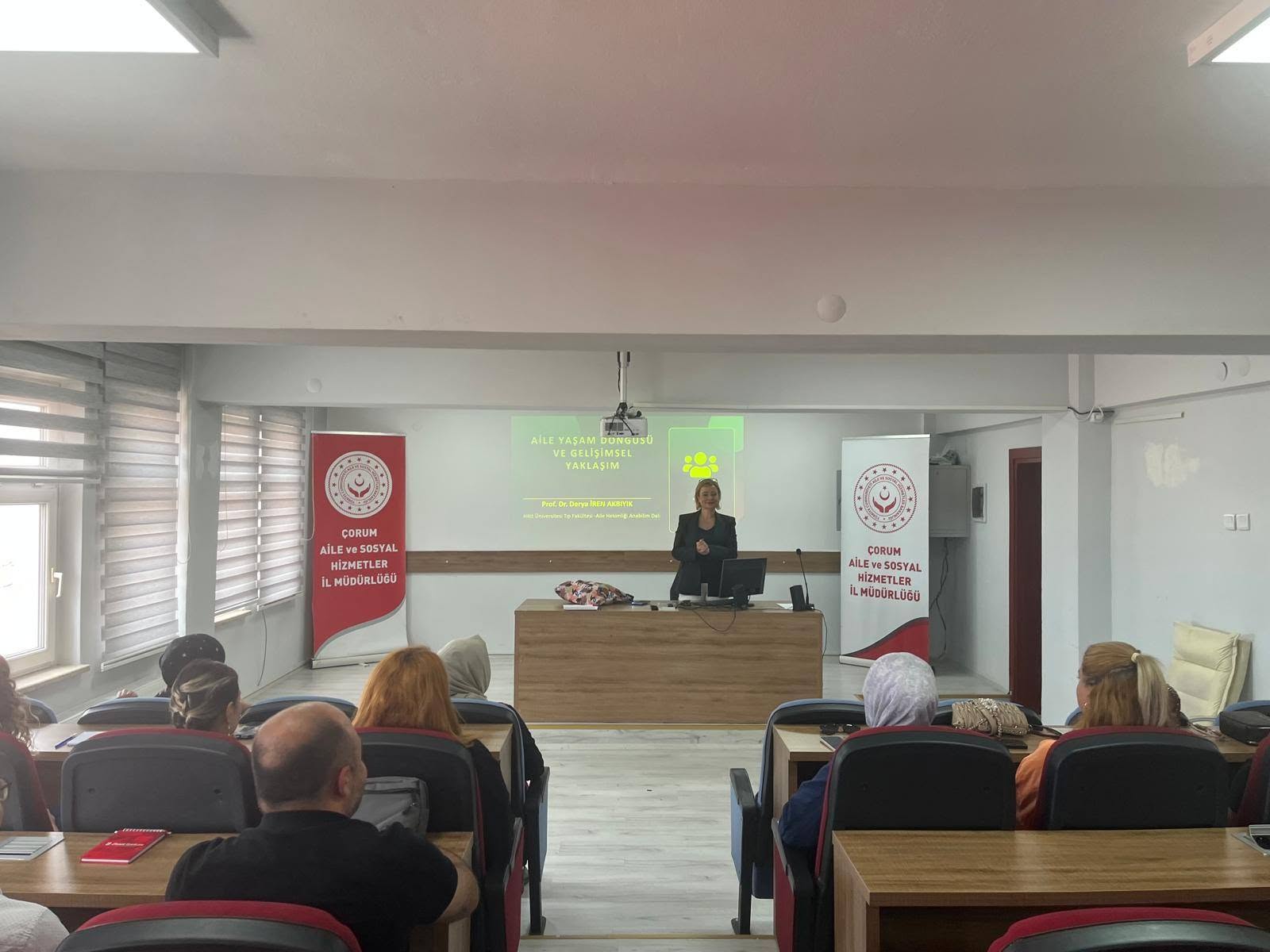 Aile Eğitim Programı Eğiticilerine Yönelik “Aile Eğitimlerinde Gelişimsel Yaklaşım ve Aile Yaşam Döngüsü” Eğitimi Gerçekleştirildi