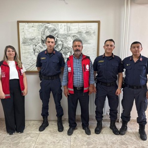Düziçi Sosyal Hizmet Merkezi Müdürlüğü Şehit Yakınları ve Gaziler Birimi personelleri tarafından, Jandarma Teşkilatının kuruluşunun 187. yıl dönümü münasebetiyle Düziçi İlçe Jandarma Komutanlığı personellerine ziyaret gerçekleştirilmiştir. - fotoğraf 2