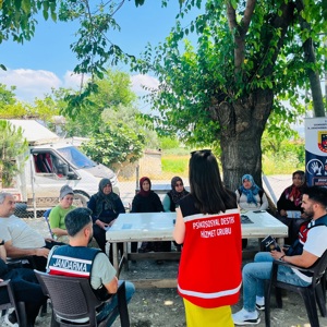 İl Müdürlüğümüz koordinesinde yürütülen “Kadın Ailedir; Köylerde Ailem Güvende” projesi kapsamında Issızca Köyü’nde vatandaşlarla bir araya gelinmiştir. - fotoğraf 2