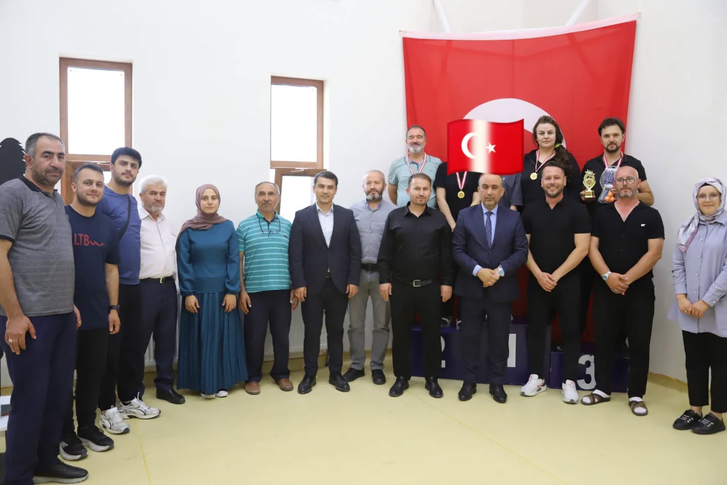 Tenis Turnuvası, Büyük Bir Heyecan ve Çoşku İçerisinde Tamamlanmıştır