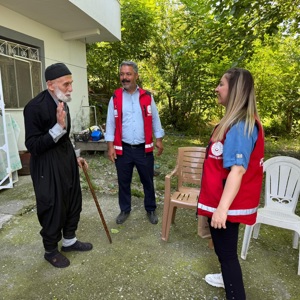 Düziçi Sosyal Hizmet Merkezi Müdürlüğü Şehit Yakınları ve Gaziler Birimi personelleri tarafından, Babalar Günü münasebetiyle Şehidimiz Piyade Çavuş Fatih Öner’in kıymetli babası Hasan amcamız ikametinde ziyaret edilmiştir. - fotoğraf 2