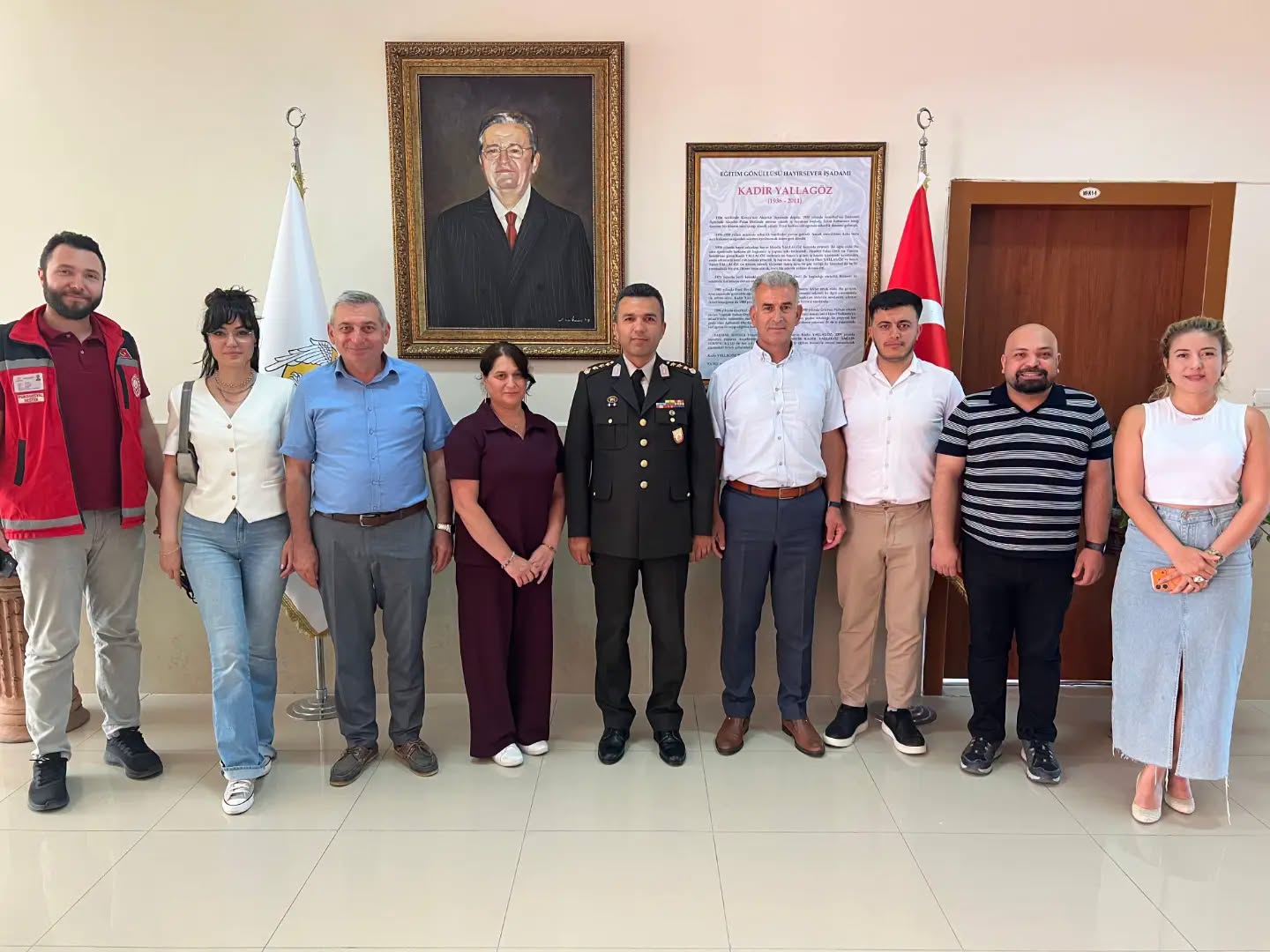 Aziz Şehitlerimiz Taner KOÇ ve Bekir ÖZER'in Şehadet Günü Münasebetiyle Kıymetli Aileleri Ziyaret Edilmiştir 