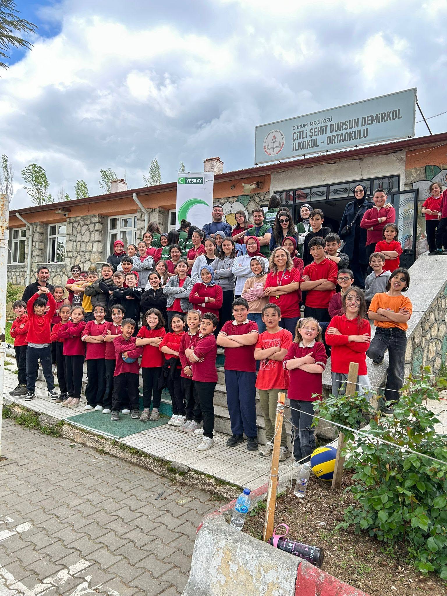  Köy Okuluna Ziyaret 