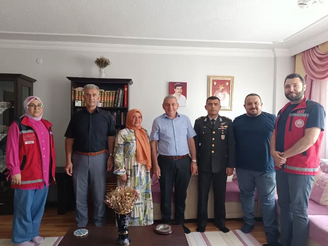15 Temmuz Demokrasi ve Millî Birlik Günü Kapsamında Şehit Aileleri Ziyaret Edildi 