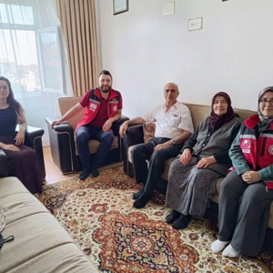 Aziz Şehidimiz Tuncay YAPICI'nın Şehadet Günü Münasebetiyle Kıymetli Ailesi ve Kahraman Gazimiz Abdülkadir TERKENLİ'nin Ailesi Ziyaret Edilmiştir  - fotoğraf 1