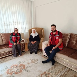 Aziz Şehidimiz Tuncay YAPICI'nın Şehadet Günü Münasebetiyle Kıymetli Ailesi ve Kahraman Gazimiz Abdülkadir TERKENLİ'nin Ailesi Ziyaret Edilmiştir  - fotoğraf 2