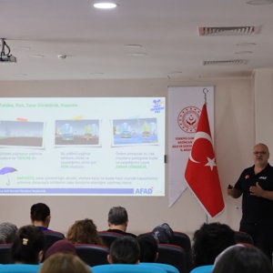 AFAD eğitmenleri tarafından personelimize afet öncesi, afet anı ve afet sonrasında yapılması gerekenler hakkında eğitim verildi. - fotoğraf 2