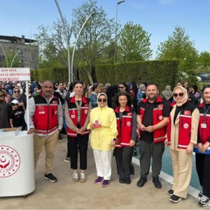 Anneler Günü Kapsamında Sevgi Yürüyüşü’ne Katılım Sağlandı - fotoğraf 1