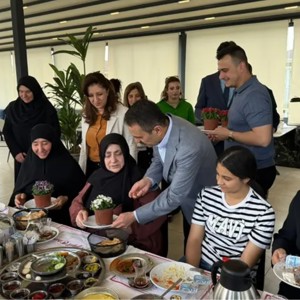 Şehit ve Gazi Ailelerimiz Anneler Günü Programında Bir Araya Geldi - fotoğraf 1