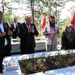 15 Temmuz Demokrasi ve Millî Birlik Günü Dolayısıyla Şehitlik Ziyaret Edildi - fotoğraf 9