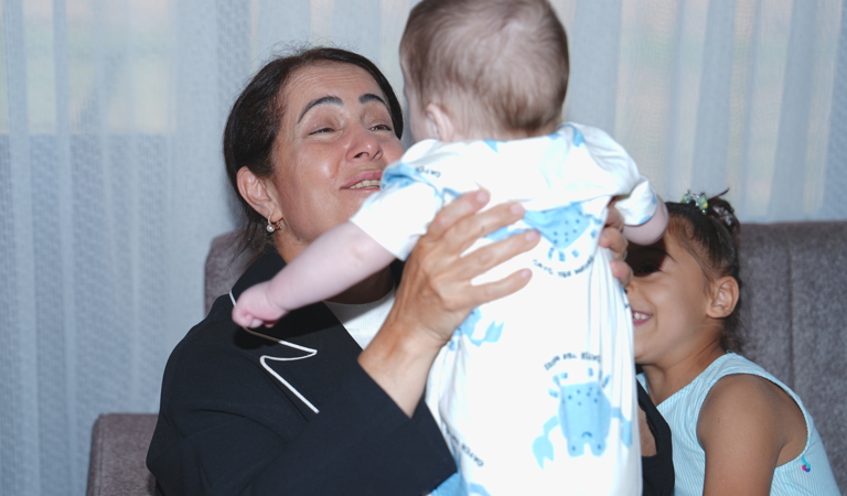 Bakan Yardımcımız Sayın Dr. Sevim SAYIM MADAK, AKV Çocuk Evleri Sitesini Ziyaret Etti