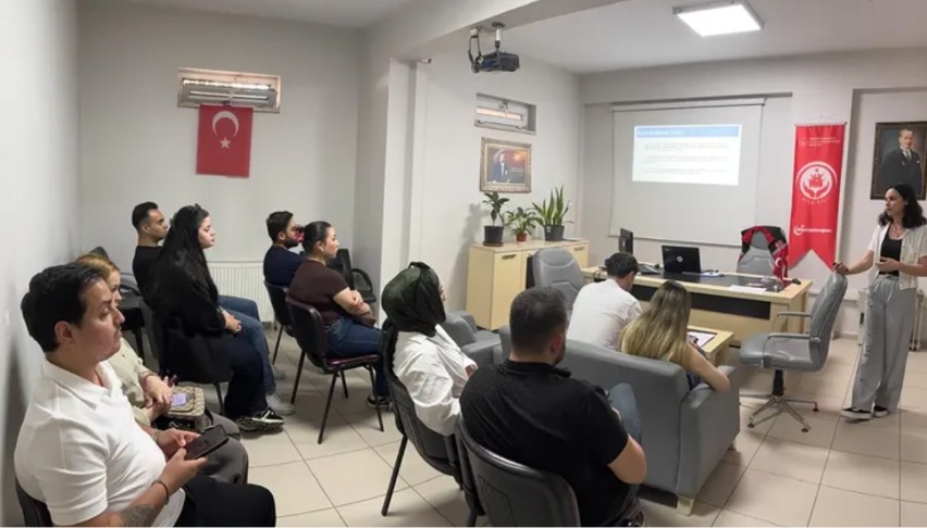 Evlenecek Gençlere Evlilik Öncesi ve Otizm Farkındalık Eğitimi Verildi