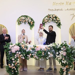 Bakanımız Göktaş, Aile ve Gençlik Fonu'nun 100 bininci çiftinin nikah şahidi oldu - fotoğraf 2