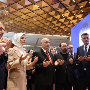 Bakanımız Göktaş, Vakıfbank'ın "İrade Bizim Zafer Bizim Sergisi"ne katıldı - fotoğraf 5