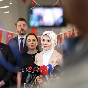 Bakanımız Göktaş, Vakıfbank'ın "İrade Bizim Zafer Bizim Sergisi"ne katıldı - fotoğraf 4