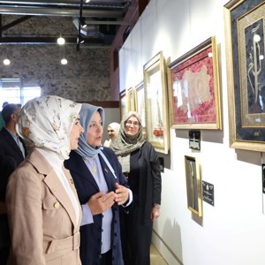 Bakanımız Göktaş, Vakıfbank'ın "İrade Bizim Zafer Bizim Sergisi"ne katıldı - fotoğraf 3