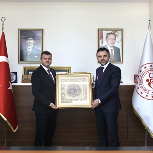 İl Müdürümüz Sn. Ömer Turan, Göreve Başlayan İstanbul Gençlik ve Spor İl Müdürü Sn. Seyda Dursun’a Hayırlı Olsun Ziyaretinde Bulundu - fotoğraf 1