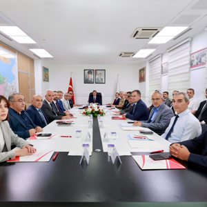 Valimiz Sayın Ahmet Karakaya başkanlığında “Bağımlılıkla Mücadele İl Koordinasyon Kurulu (BMİKK) Toplantısı” gerçekleştirildi - fotoğraf 2
