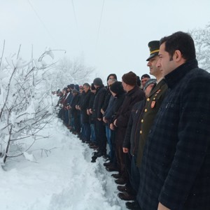 İl Müdürümüz Mahmut ÖZDEMİR, Şehit Ali ÖZDEN’in Annesi Fitnet ÖZDEN’in Cenazesine Katıldı - fotoğraf 1