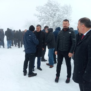 İl Müdürümüz Mahmut ÖZDEMİR, Şehit Ali ÖZDEN’in Annesi Fitnet ÖZDEN’in Cenazesine Katıldı - fotoğraf 3