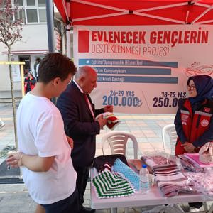 Kadın Konukevi El Emeği Ürünleri Standına Yoğun İlgi - fotoğraf 2