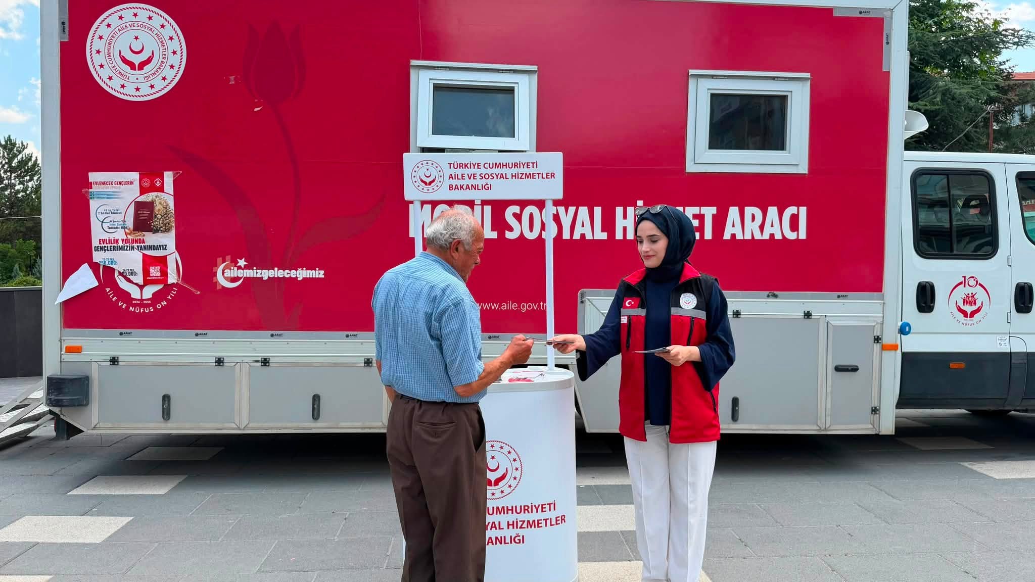 Mobil Sosyal Hizmet Aracımız ile vatandaşlarımıza yönelik bilgilendirme faaliyetlerimiz aralıksız devam etmektedir.