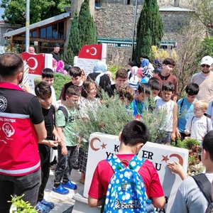 Şehitlerimiz Kabirleri Başında Anıldı - fotoğraf 1