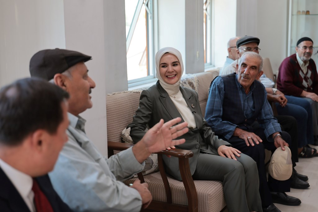 Ağustos ayı yaşlı ve engelli aylıkları artışlı şekilde hesaplara yatırılmaya başlandı
