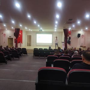 Öğretmenlere Yönelik Kadının Güçlendirilmesi ve Kadına Yönelik Şiddetle Mücadele Bilgilendirme Sunumu Gerçekleştirildi - fotoğraf 1