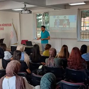 Teknoloji Bağımlılığı ile Mücadele, Aile Eğitim Programı Kapsamında İse Akran Zorbalığı ile Mücadele Konularında Eğitimler Verilmiştir - fotoğraf 1