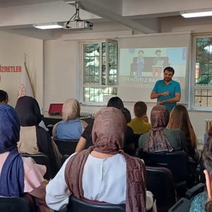 Teknoloji Bağımlılığı ile Mücadele, Aile Eğitim Programı Kapsamında İse Akran Zorbalığı ile Mücadele Konularında Eğitimler Verilmiştir - fotoğraf 3